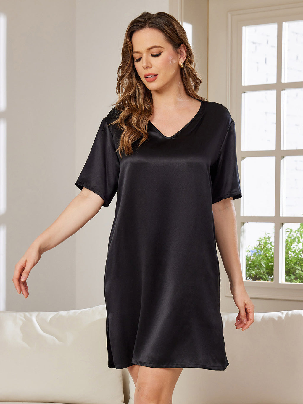Women's Pure Silk Half Sleeve V-neck Short Nightgown